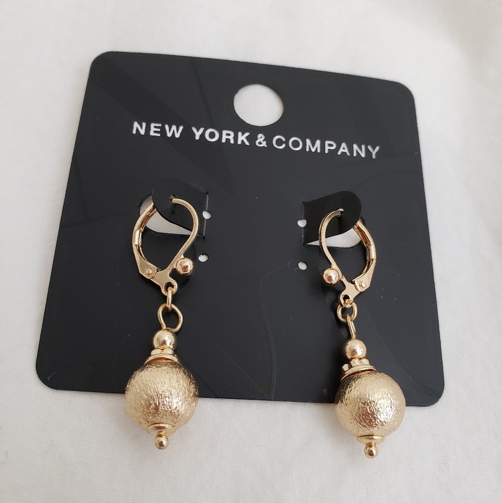 New York & Co gold dangle earrings
